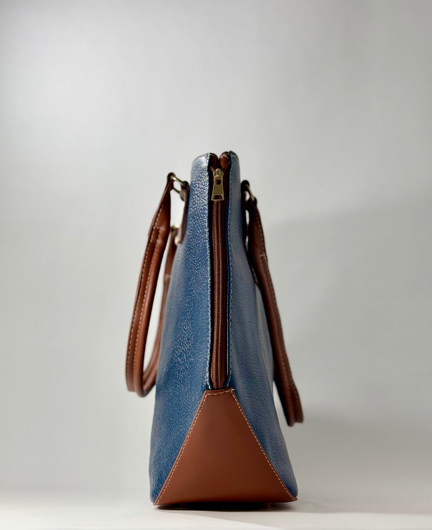 Azul Real trapeze bag